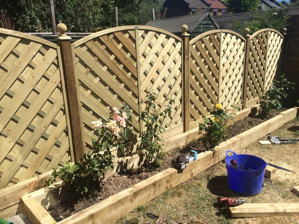 fence installation, fence repair in Enfield EN2, EN4