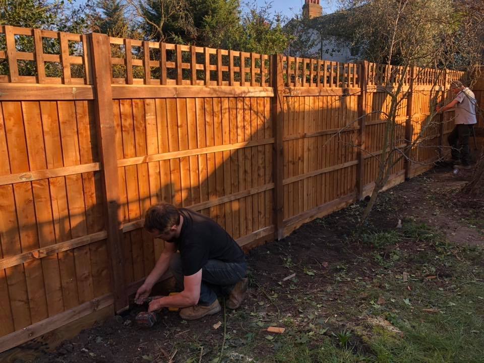 fence installation, fencing repairs and replacements in Bounds Green, N11