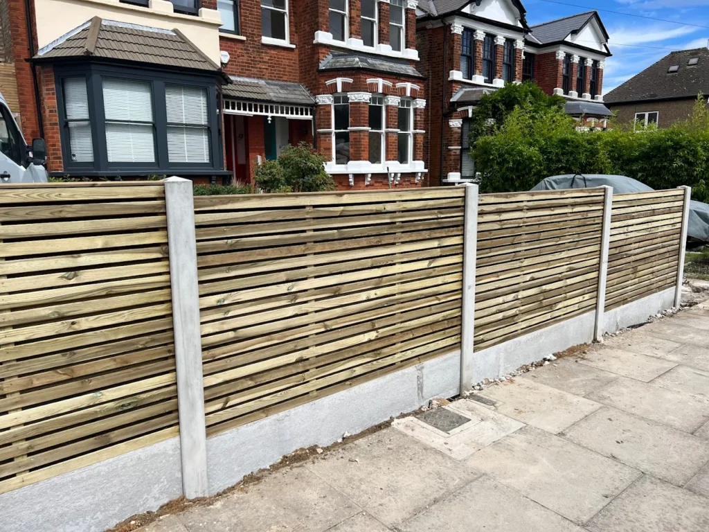 Fence replacements and fence repairs in Woodside park n12
