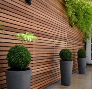 fencing repairs, fence installation & replacements in Crouch End N8